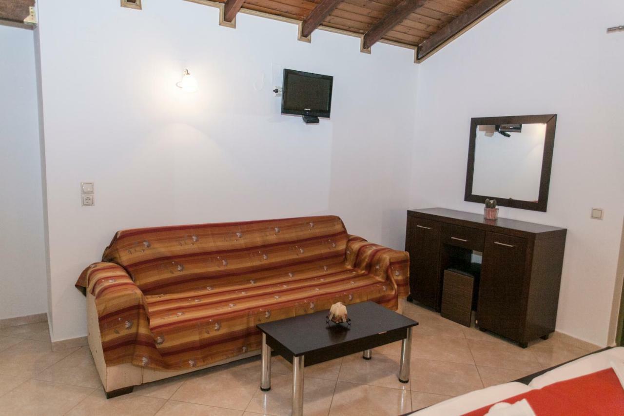 Siarbas Hotel Paralia Vrachou Zewnętrze zdjęcie